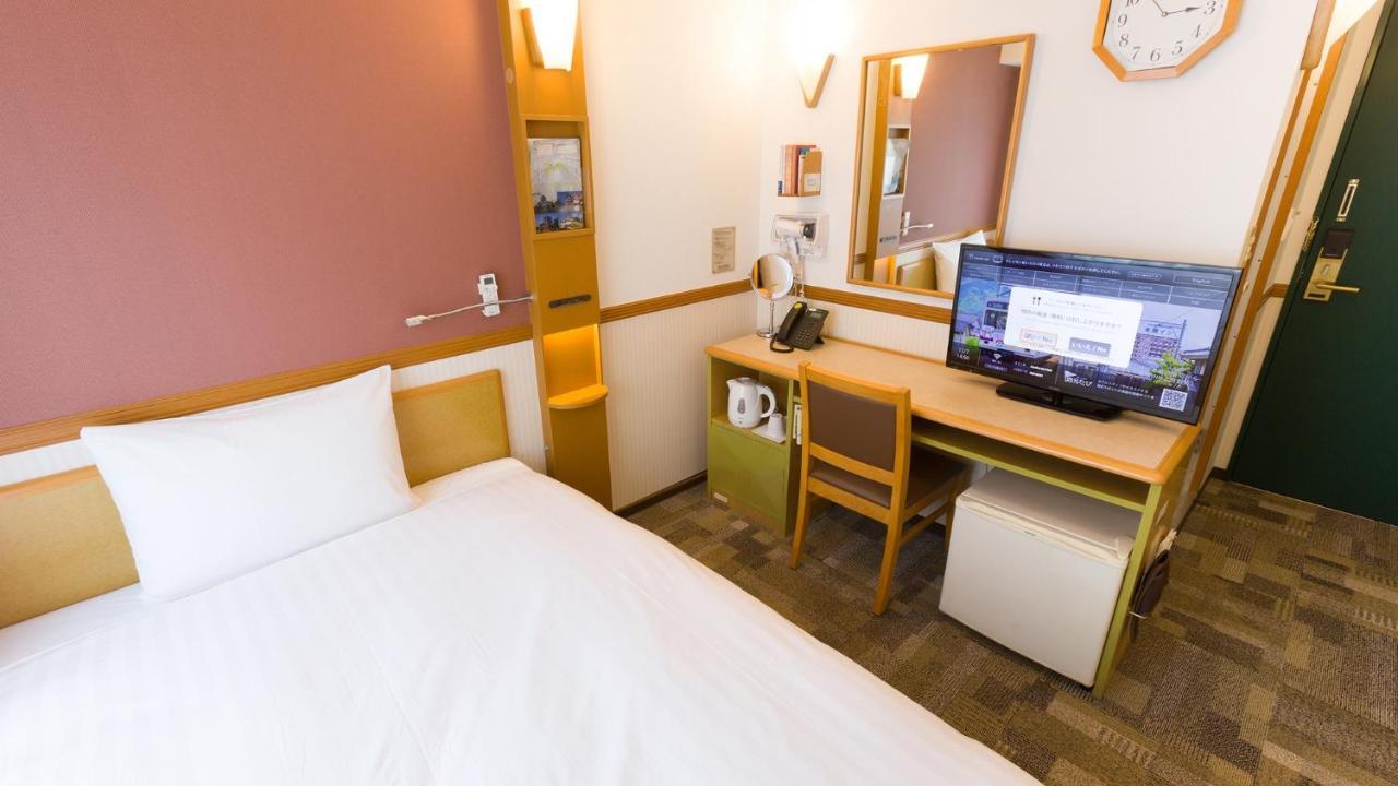 Toyoko Inn Shin-Yokohama Ekimae Honkan Exterior photo