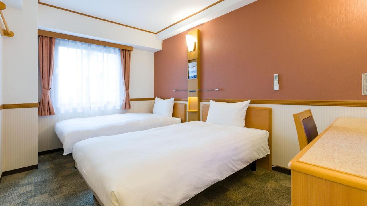 Toyoko Inn Shin-Yokohama Ekimae Honkan Exterior photo