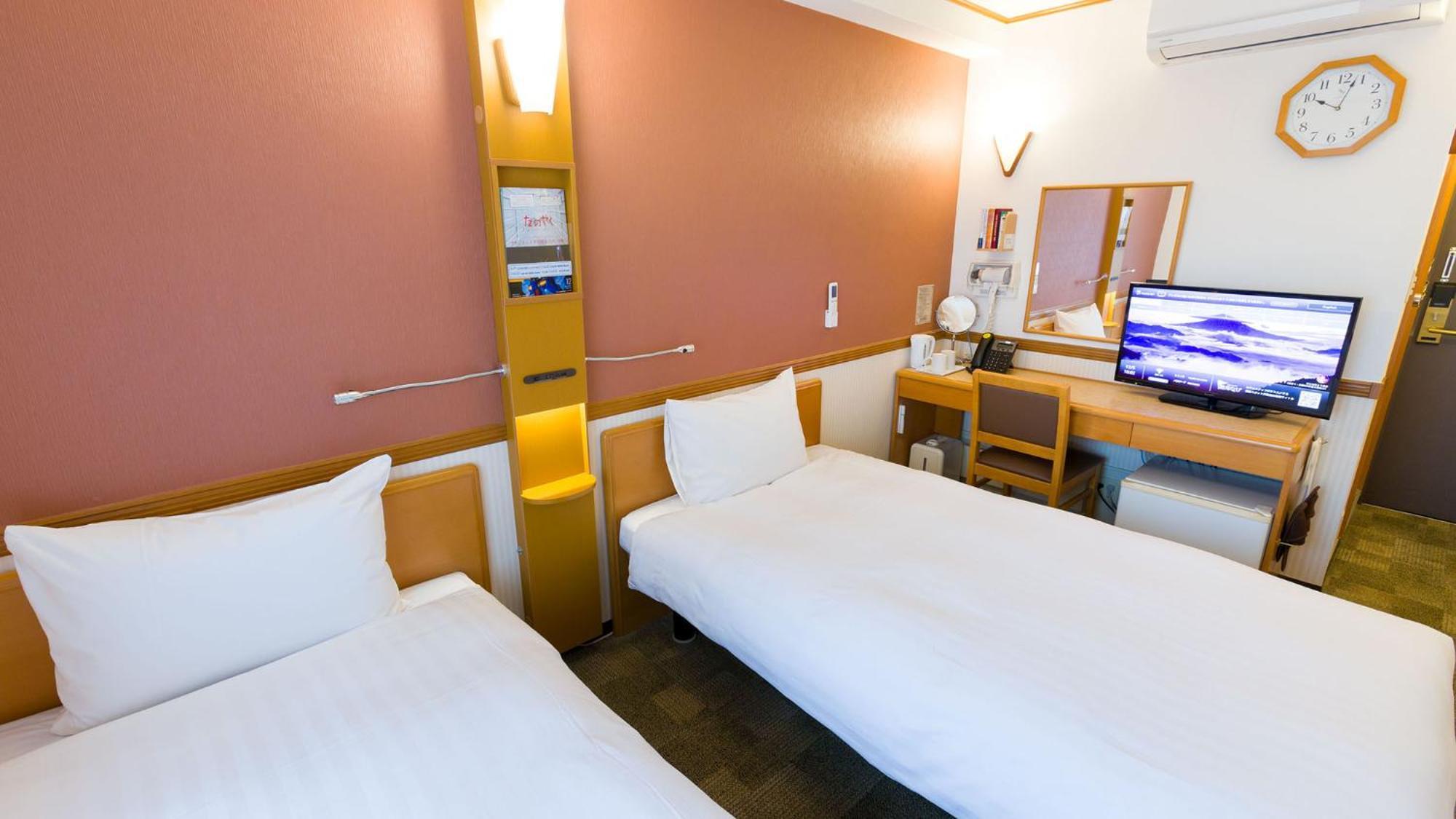 Toyoko Inn Shin-Yokohama Ekimae Honkan Room photo