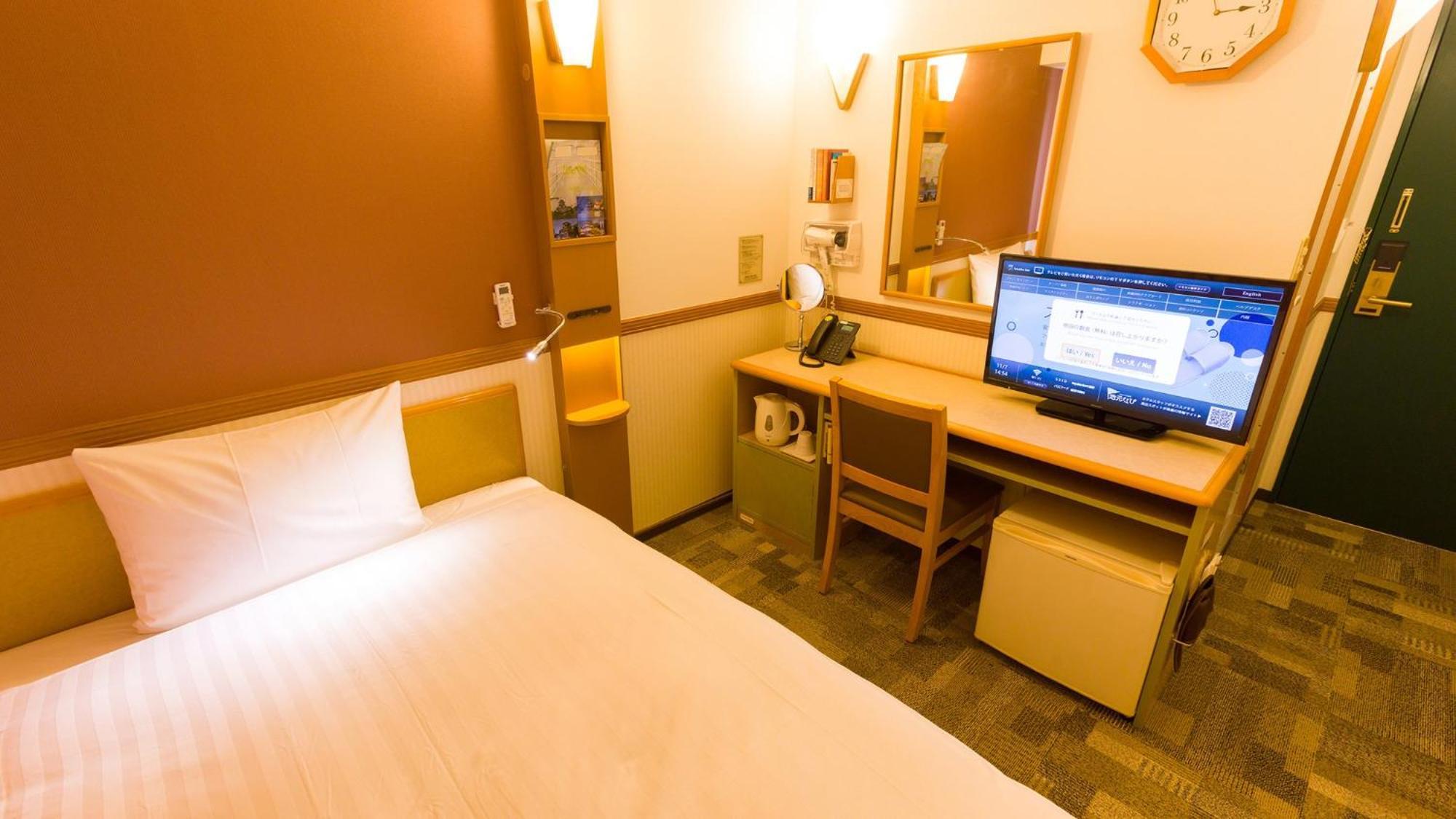 Toyoko Inn Shin-Yokohama Ekimae Honkan Room photo