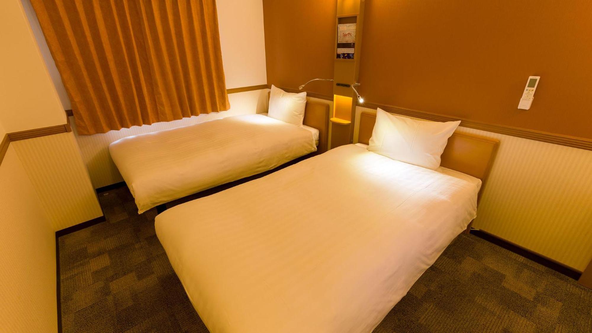 Toyoko Inn Shin-Yokohama Ekimae Honkan Room photo