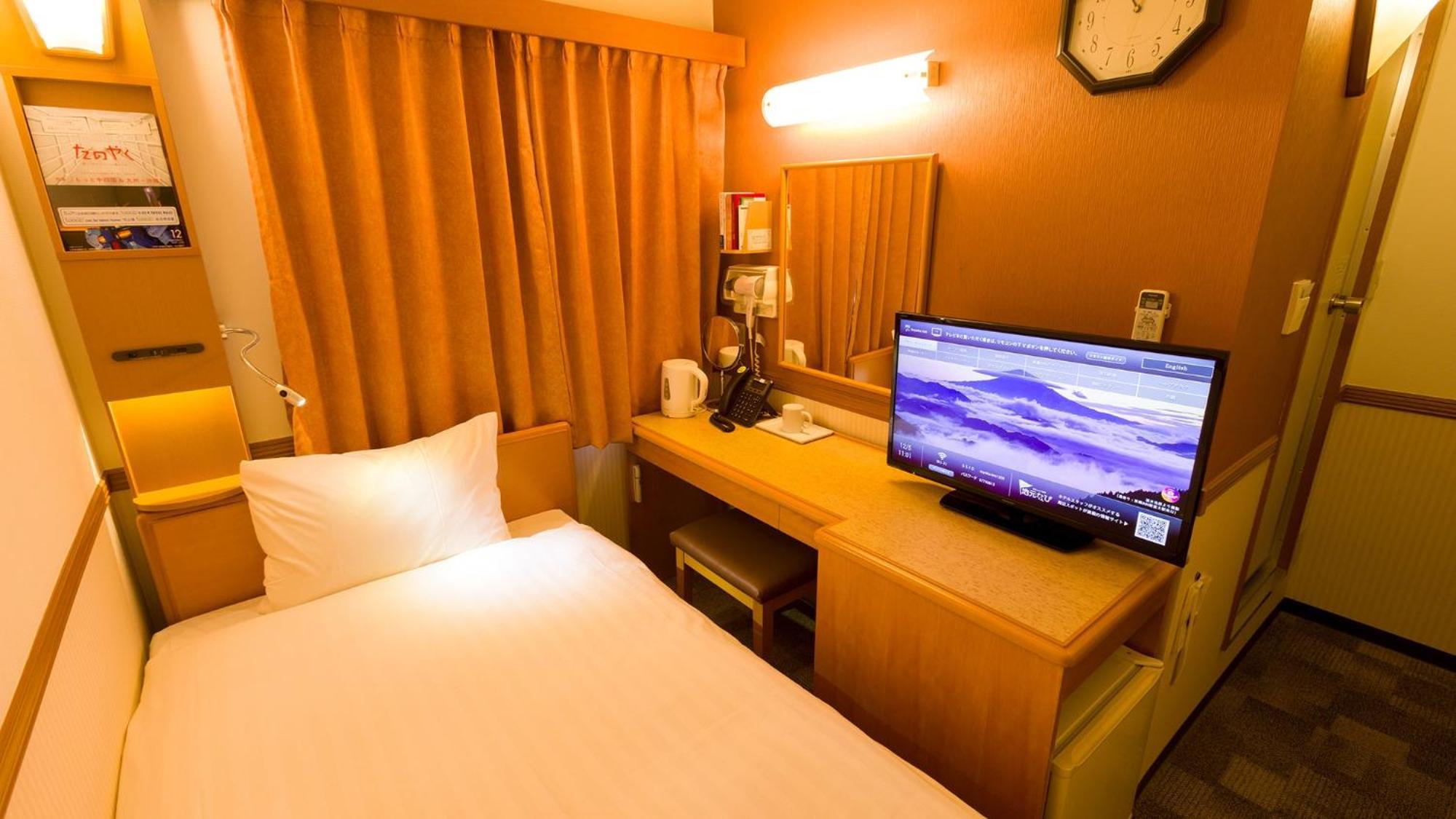 Toyoko Inn Shin-Yokohama Ekimae Honkan Room photo